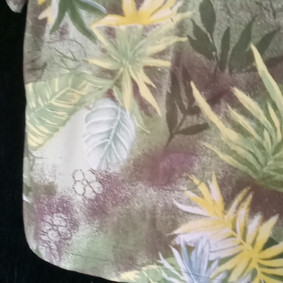 XL boy's hawaiian shirt with coconut shell buttons - Picture 3 of 5